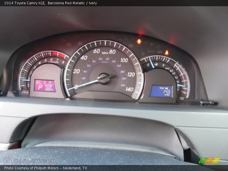 Barcelona Red Metallic / Ivory 2014 Toyota Camry XLE