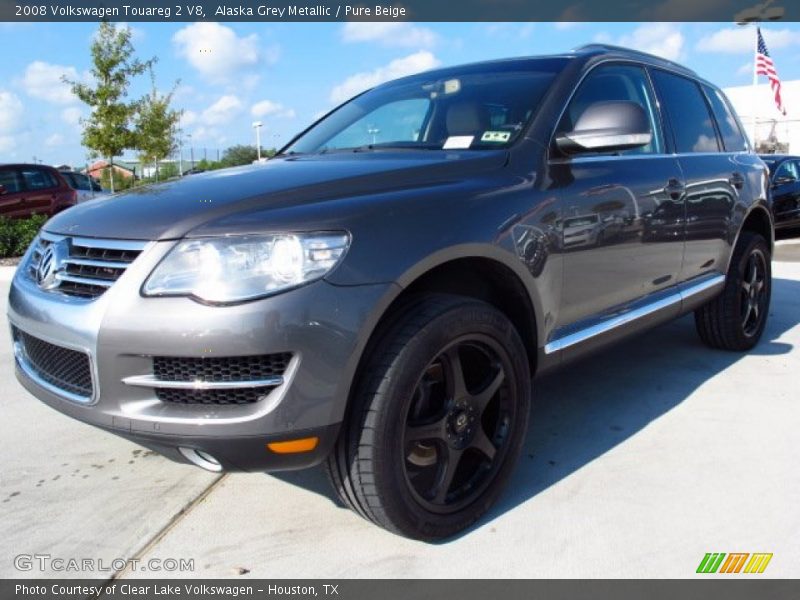Alaska Grey Metallic / Pure Beige 2008 Volkswagen Touareg 2 V8