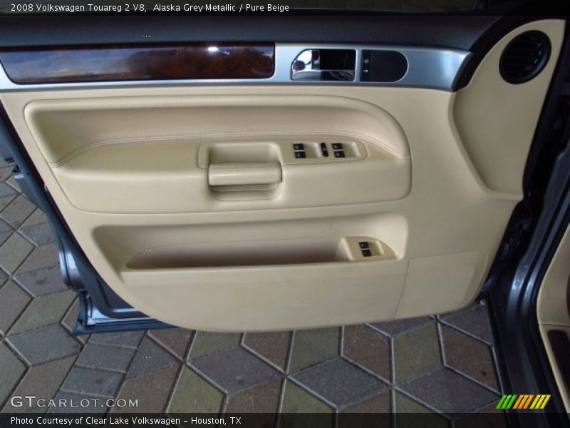 Alaska Grey Metallic / Pure Beige 2008 Volkswagen Touareg 2 V8