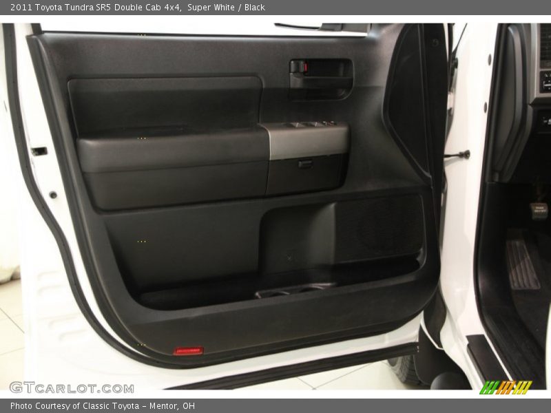 Super White / Black 2011 Toyota Tundra SR5 Double Cab 4x4