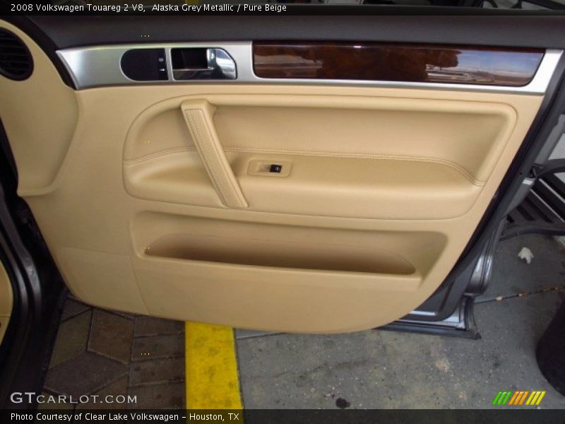 Alaska Grey Metallic / Pure Beige 2008 Volkswagen Touareg 2 V8