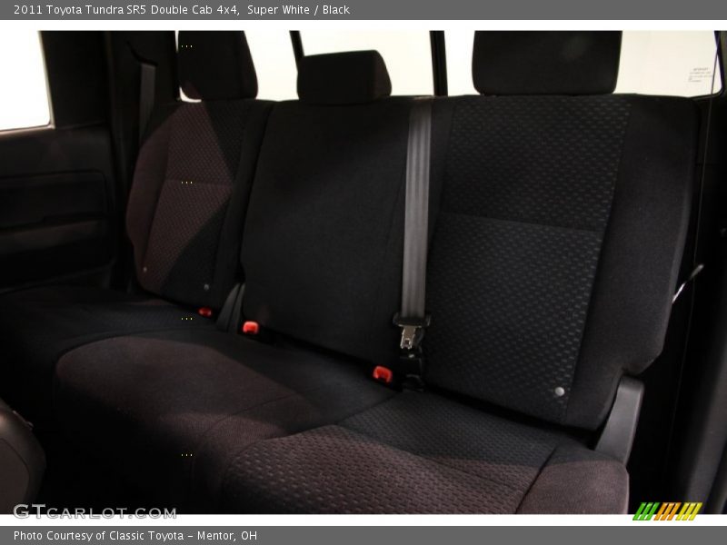 Super White / Black 2011 Toyota Tundra SR5 Double Cab 4x4