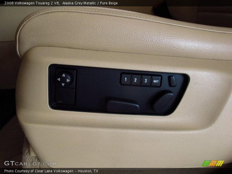 Alaska Grey Metallic / Pure Beige 2008 Volkswagen Touareg 2 V8
