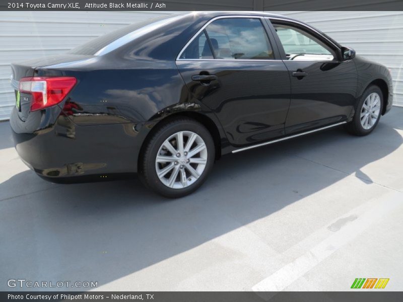 Attitude Black Metallic / Ash 2014 Toyota Camry XLE