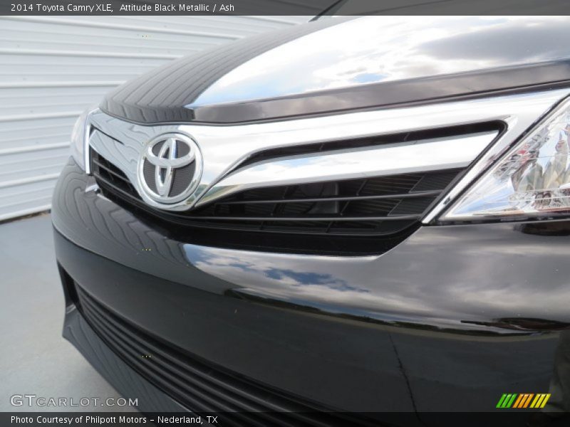 Attitude Black Metallic / Ash 2014 Toyota Camry XLE