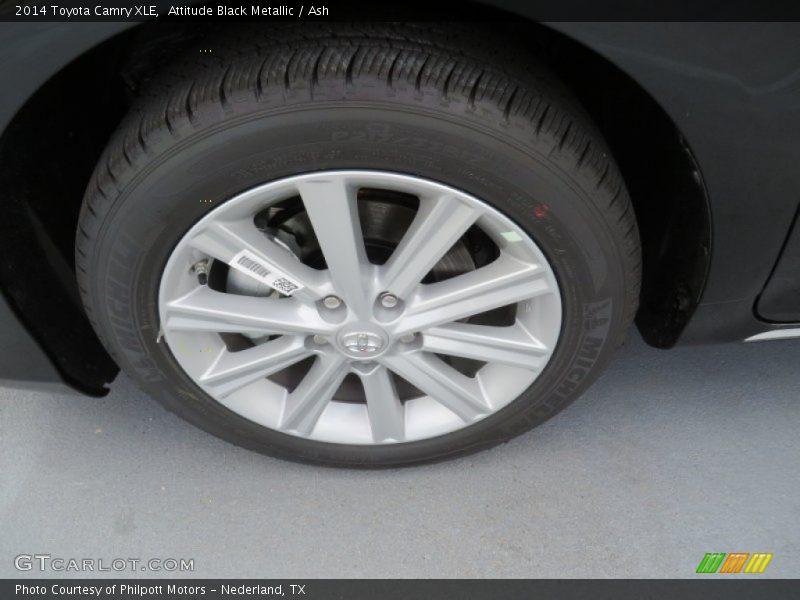 Attitude Black Metallic / Ash 2014 Toyota Camry XLE