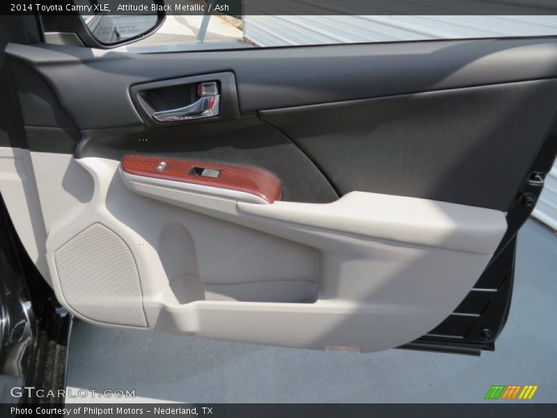 Attitude Black Metallic / Ash 2014 Toyota Camry XLE