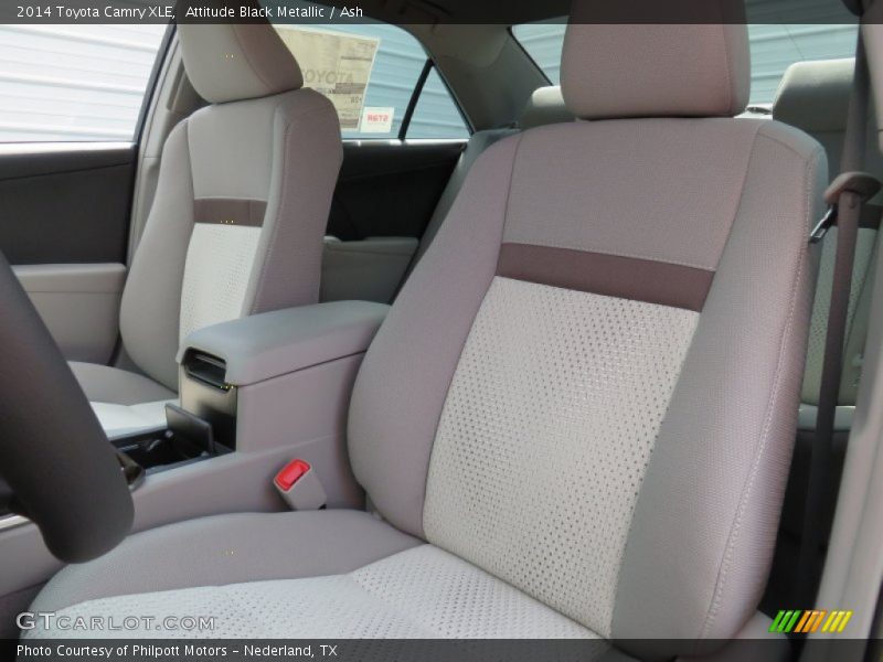 Attitude Black Metallic / Ash 2014 Toyota Camry XLE