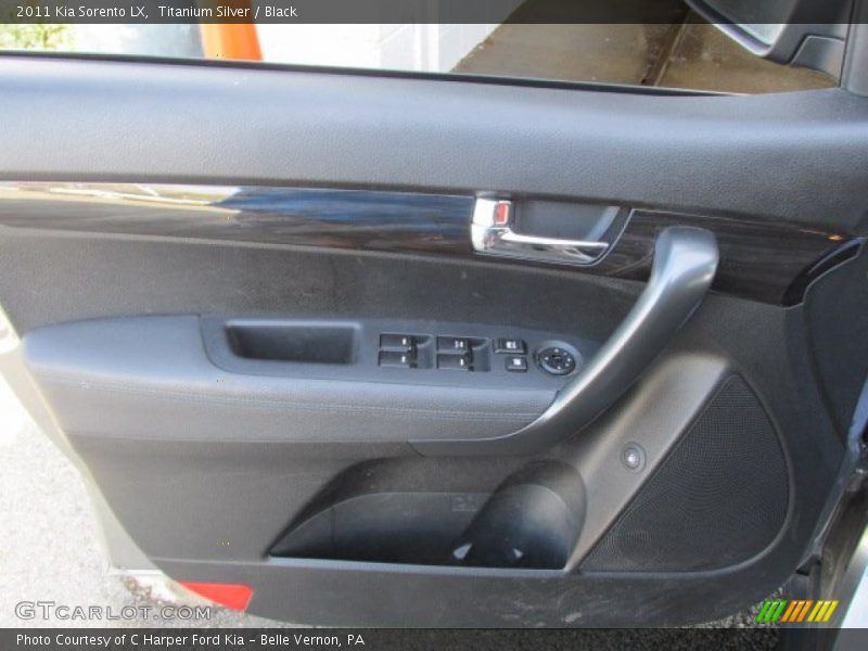 Titanium Silver / Black 2011 Kia Sorento LX