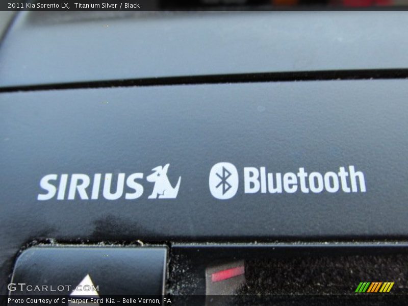 Titanium Silver / Black 2011 Kia Sorento LX
