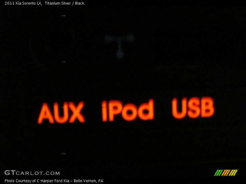 Titanium Silver / Black 2011 Kia Sorento LX