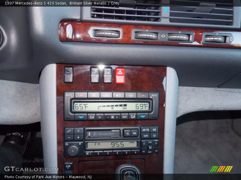 Controls of 1997 S 420 Sedan