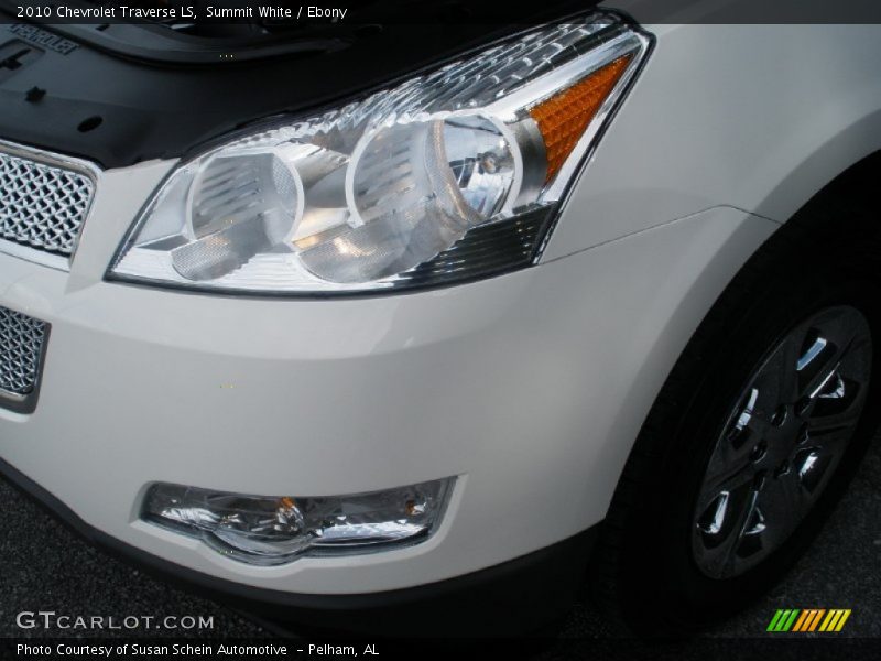 Summit White / Ebony 2010 Chevrolet Traverse LS
