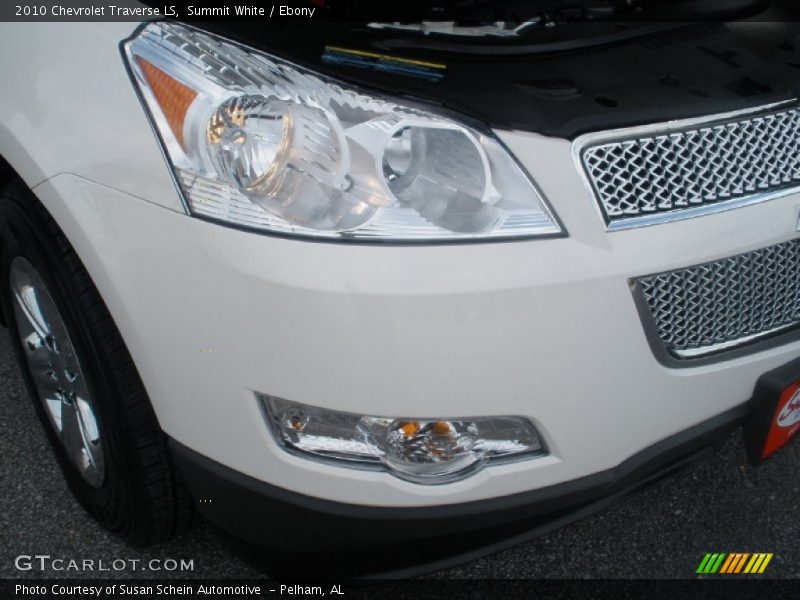 Summit White / Ebony 2010 Chevrolet Traverse LS