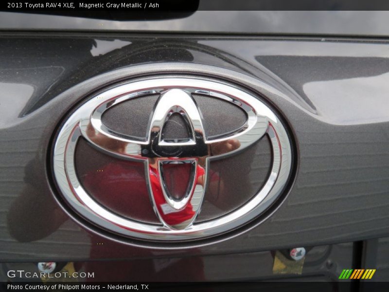 Magnetic Gray Metallic / Ash 2013 Toyota RAV4 XLE