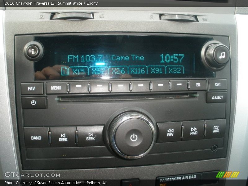 Summit White / Ebony 2010 Chevrolet Traverse LS