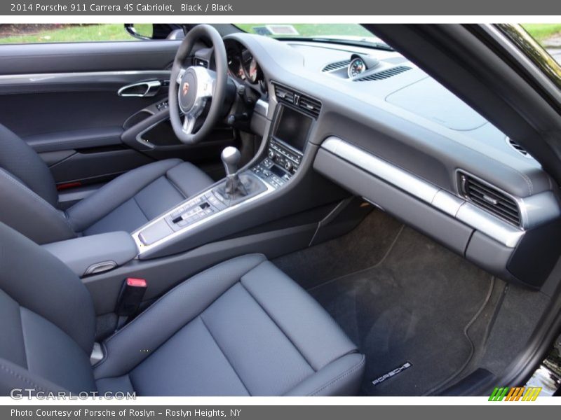 Dashboard of 2014 911 Carrera 4S Cabriolet