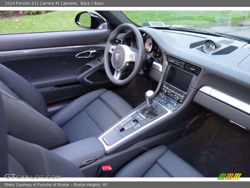 Dashboard of 2014 911 Carrera 4S Cabriolet