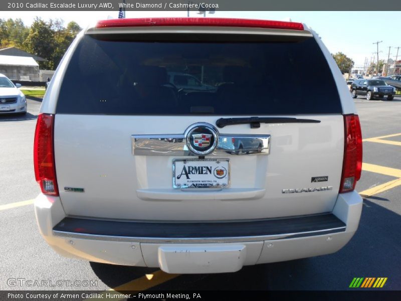 White Diamond / Cashmere/Cocoa 2010 Cadillac Escalade Luxury AWD
