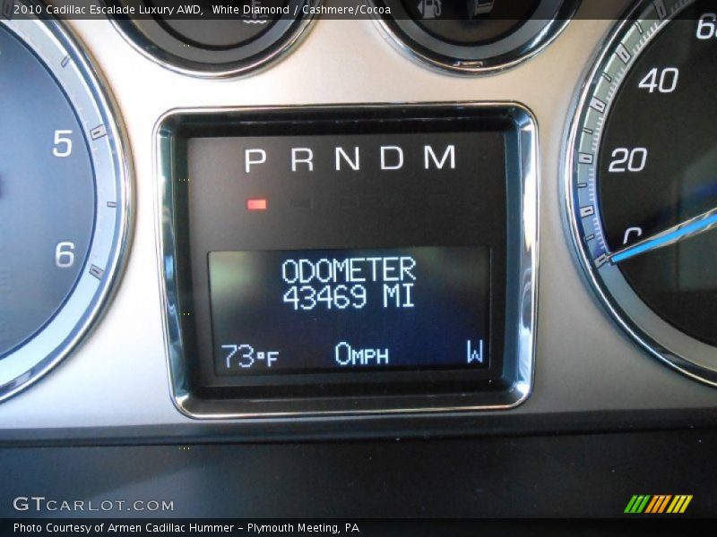White Diamond / Cashmere/Cocoa 2010 Cadillac Escalade Luxury AWD