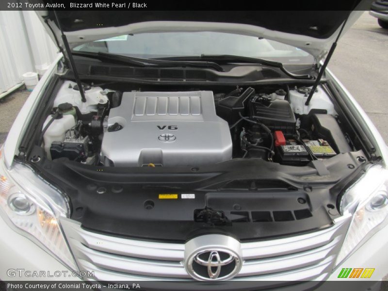 Blizzard White Pearl / Black 2012 Toyota Avalon