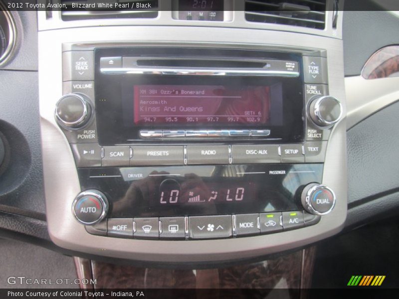 Blizzard White Pearl / Black 2012 Toyota Avalon