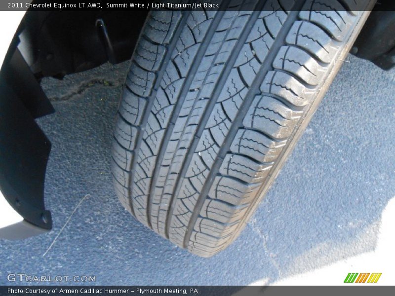 Summit White / Light Titanium/Jet Black 2011 Chevrolet Equinox LT AWD