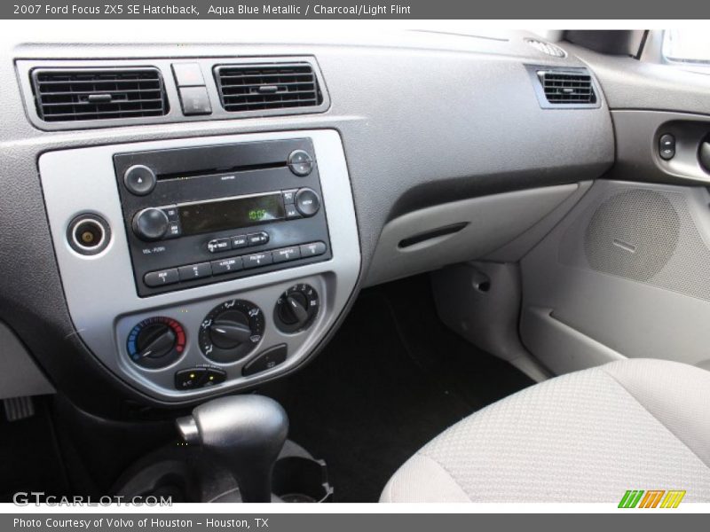 Dashboard of 2007 Focus ZX5 SE Hatchback