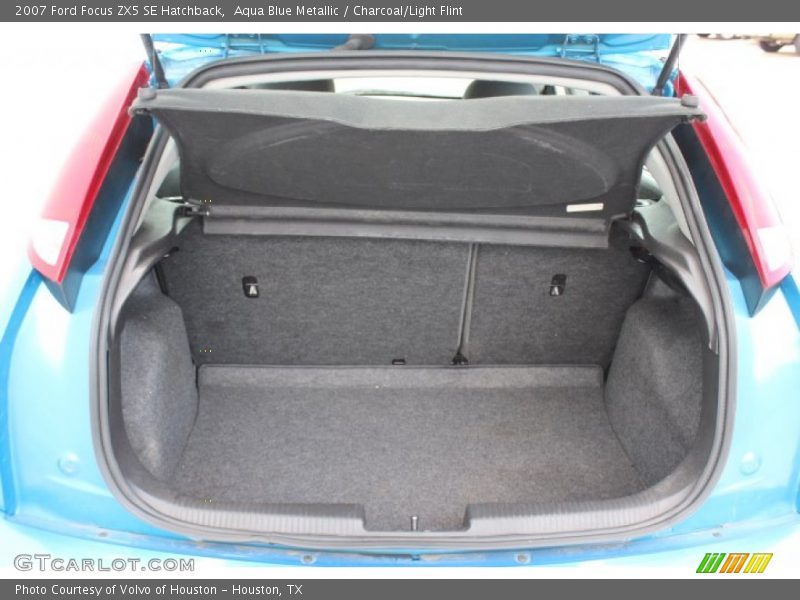  2007 Focus ZX5 SE Hatchback Trunk