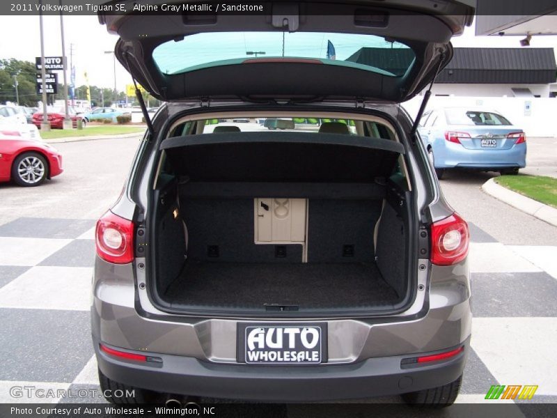 Alpine Gray Metallic / Sandstone 2011 Volkswagen Tiguan SE
