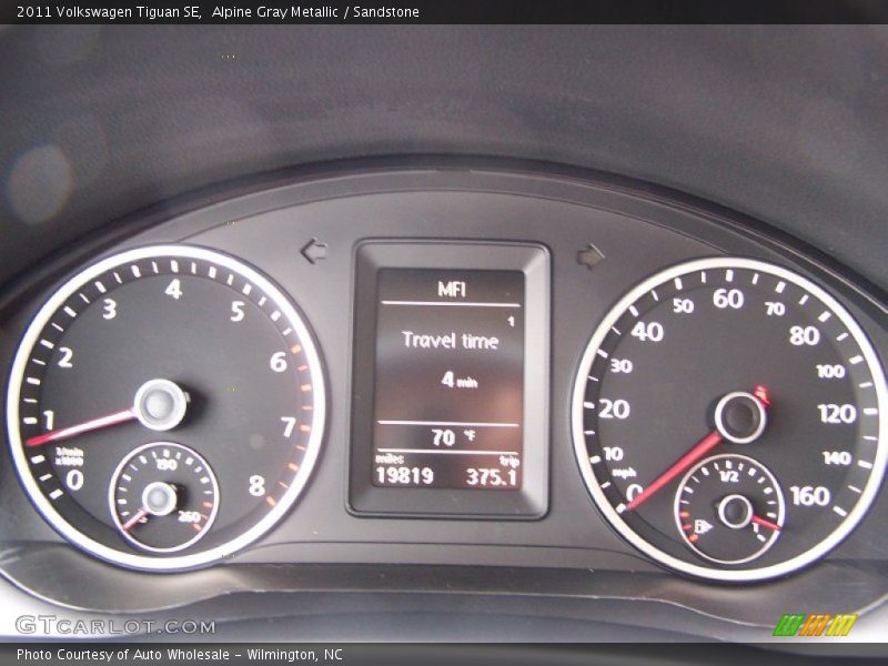 Alpine Gray Metallic / Sandstone 2011 Volkswagen Tiguan SE