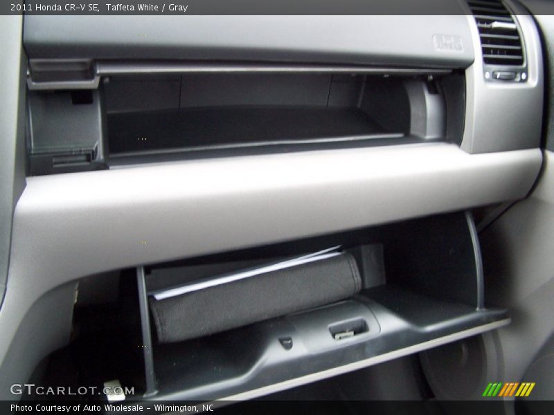 Taffeta White / Gray 2011 Honda CR-V SE