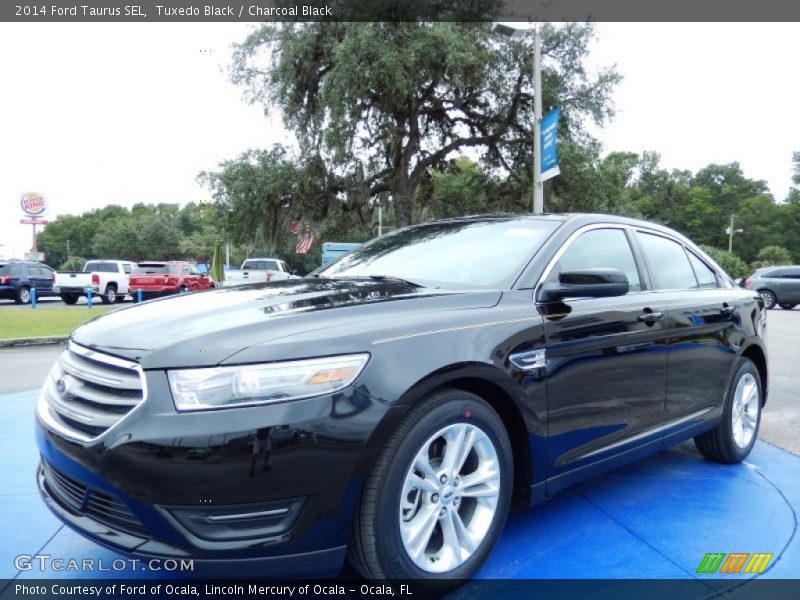 Tuxedo Black / Charcoal Black 2014 Ford Taurus SEL