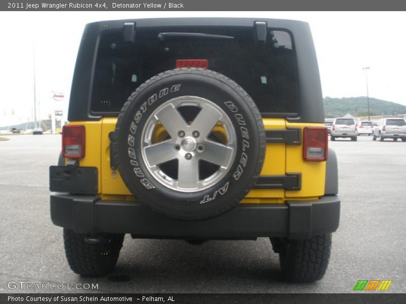 Detonator Yellow / Black 2011 Jeep Wrangler Rubicon 4x4