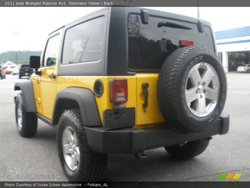 Detonator Yellow / Black 2011 Jeep Wrangler Rubicon 4x4