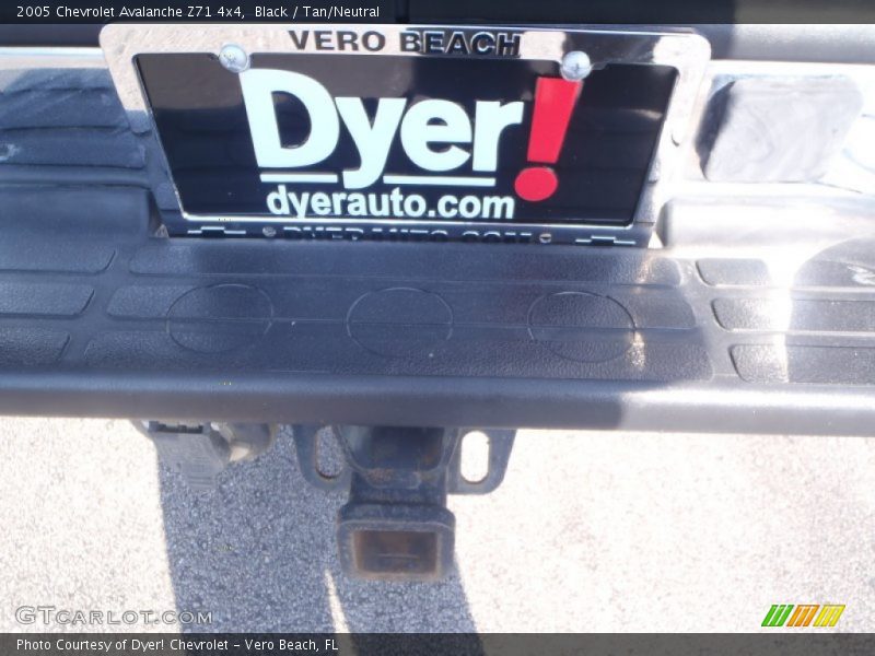 Black / Tan/Neutral 2005 Chevrolet Avalanche Z71 4x4