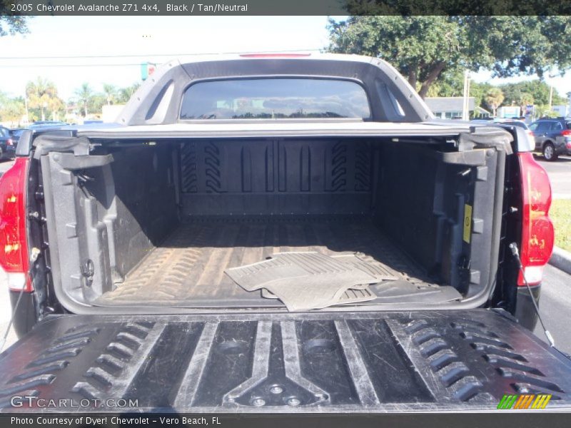 Black / Tan/Neutral 2005 Chevrolet Avalanche Z71 4x4