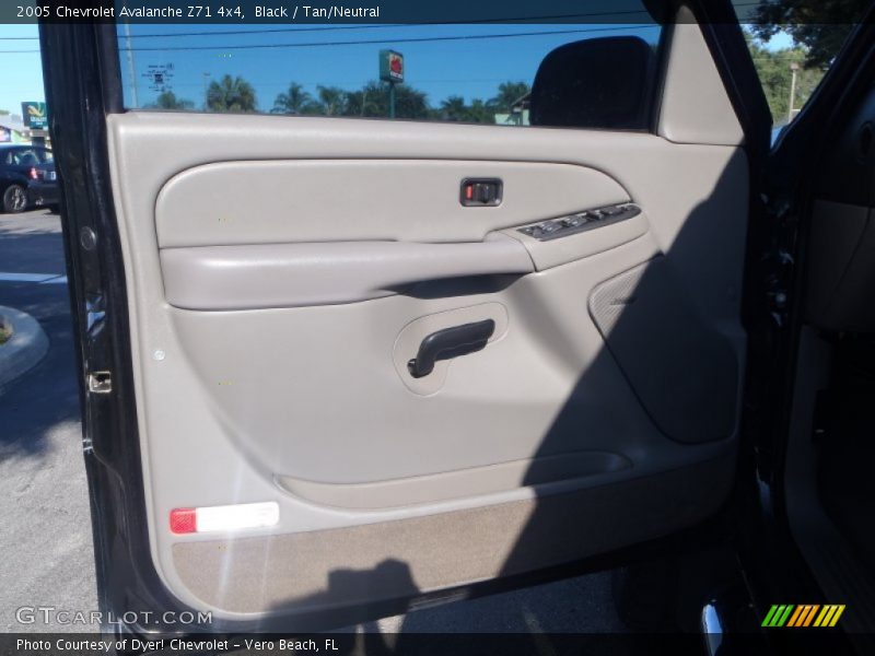 Black / Tan/Neutral 2005 Chevrolet Avalanche Z71 4x4