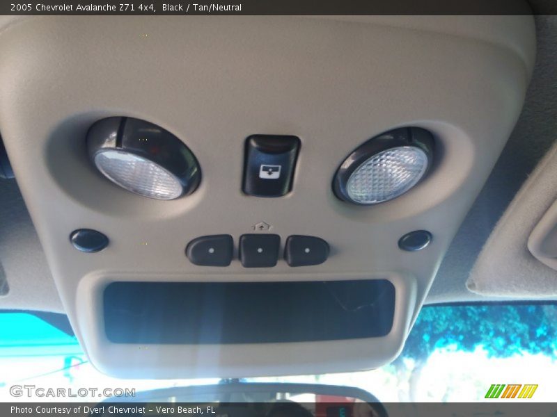 Black / Tan/Neutral 2005 Chevrolet Avalanche Z71 4x4