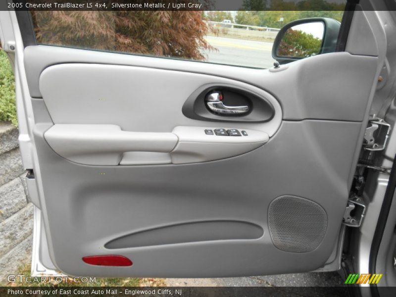 Silverstone Metallic / Light Gray 2005 Chevrolet TrailBlazer LS 4x4
