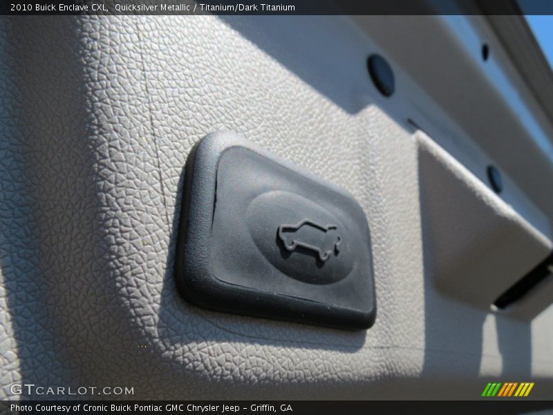 Quicksilver Metallic / Titanium/Dark Titanium 2010 Buick Enclave CXL