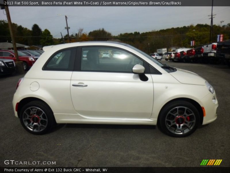 Bianco Perla (Pearl White Tri-Coat) / Sport Marrone/Grigio/Nero (Brown/Gray/Black) 2013 Fiat 500 Sport