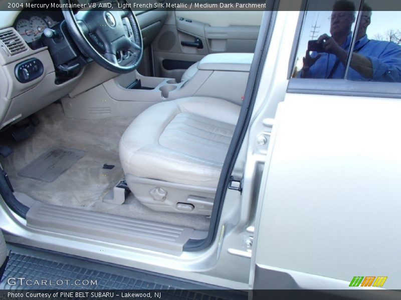 Light French Silk Metallic / Medium Dark Parchment 2004 Mercury Mountaineer V8 AWD