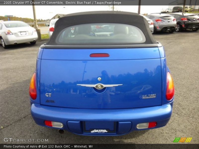 Electric Blue Pearl / Taupe/Pearl Beige 2005 Chrysler PT Cruiser GT Convertible