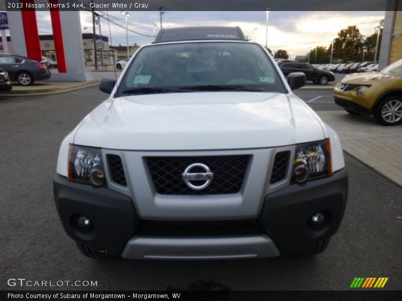Glacier White / Gray 2013 Nissan Xterra S 4x4
