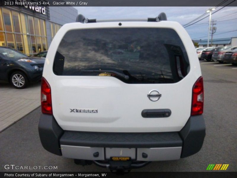 Glacier White / Gray 2013 Nissan Xterra S 4x4