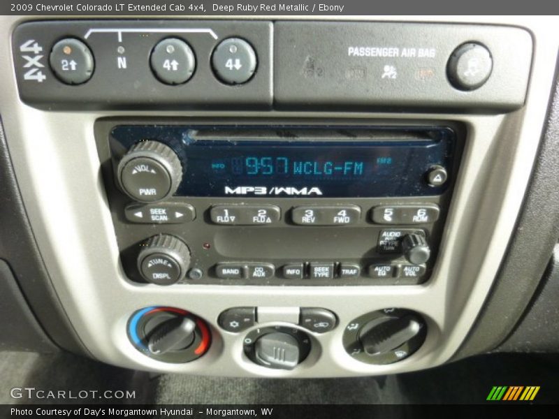 Controls of 2009 Colorado LT Extended Cab 4x4