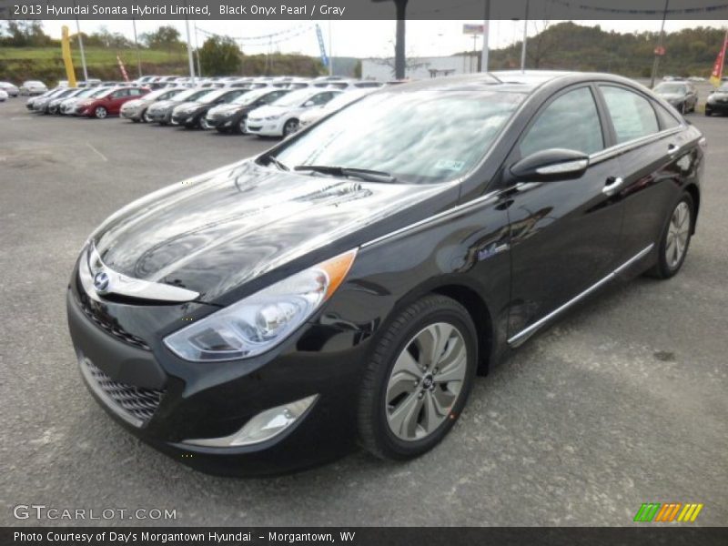 Front 3/4 View of 2013 Sonata Hybrid Limited
