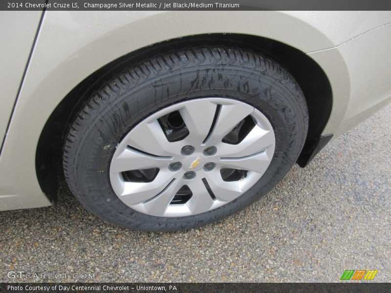 Champagne Silver Metallic / Jet Black/Medium Titanium 2014 Chevrolet Cruze LS