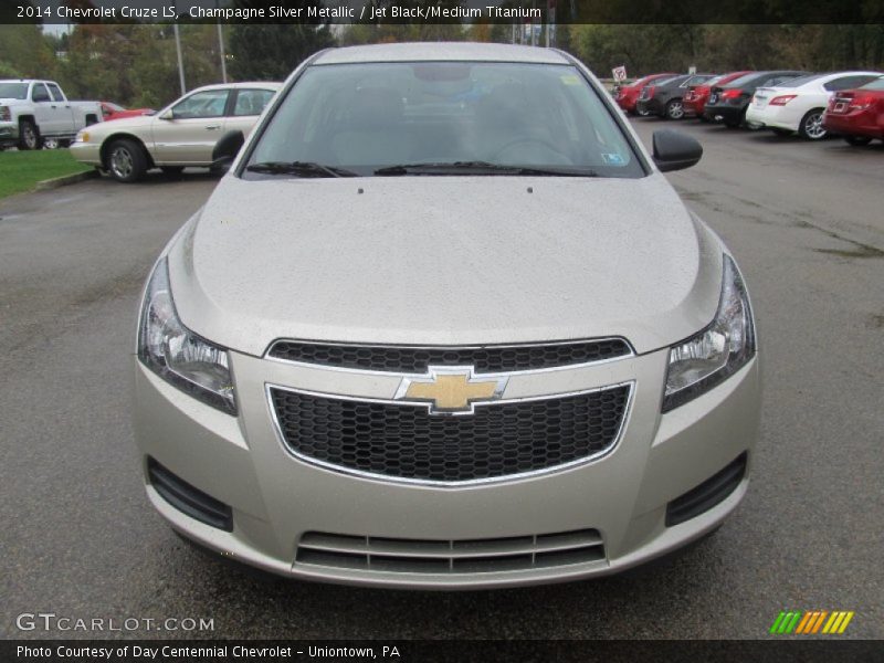 Champagne Silver Metallic / Jet Black/Medium Titanium 2014 Chevrolet Cruze LS
